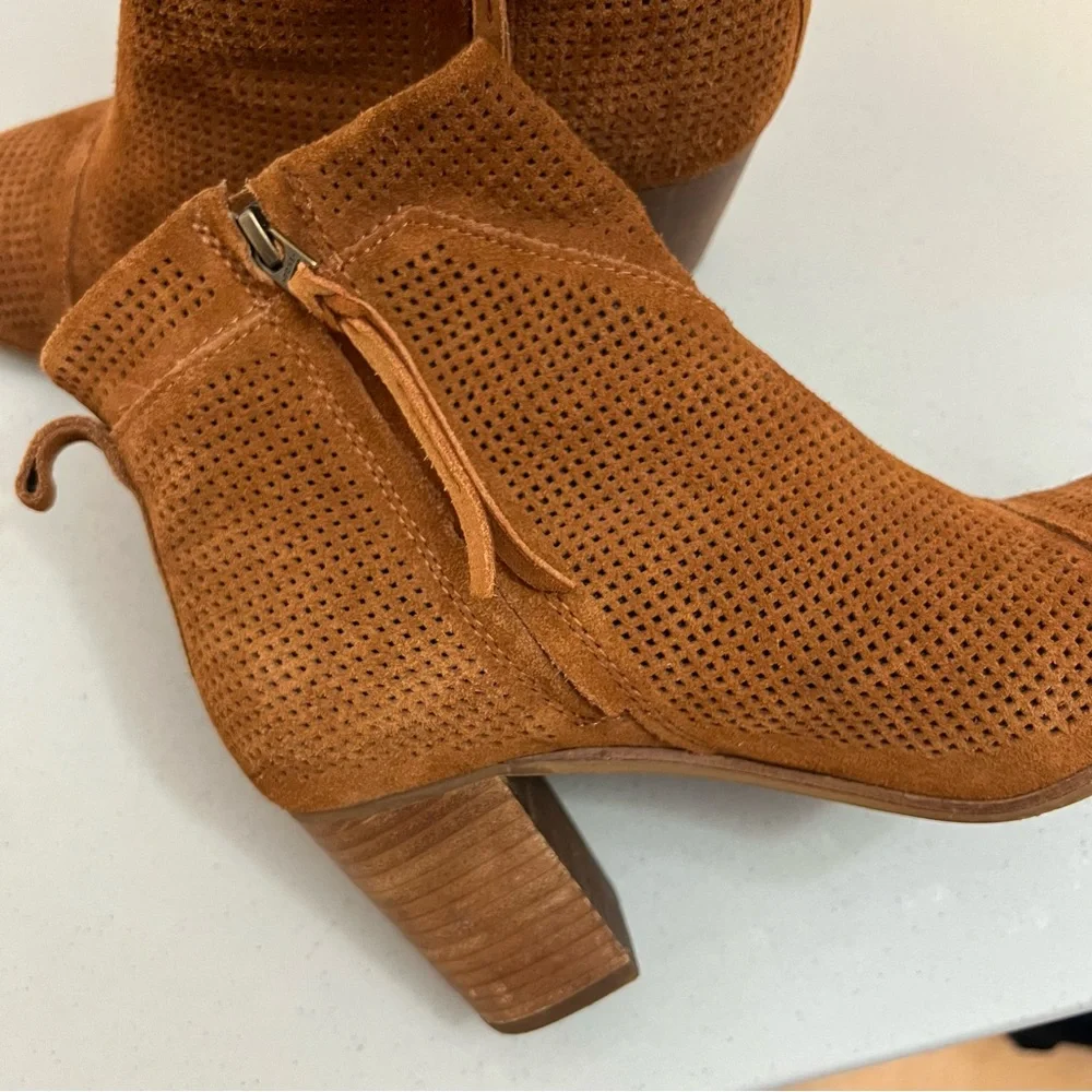 Toms brown suede
